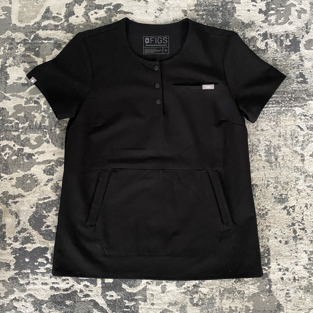 ✨Figs✨ Arura scrub top
